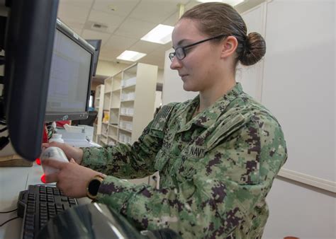 DVIDS - Images - Hospital Corpsman Fills Prescriptions [Image 1 of 3]