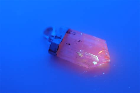 Kunzite Pendant – The Crystal Case