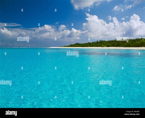 Maldives islands Indian ocean Baa atoll, beach Stock Photo - Alamy