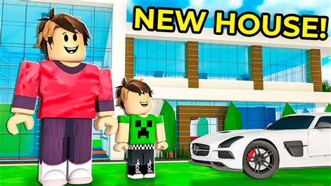 MY FIRST HOUSE IN ROBLOX BROOKHAVEN! - YouTube