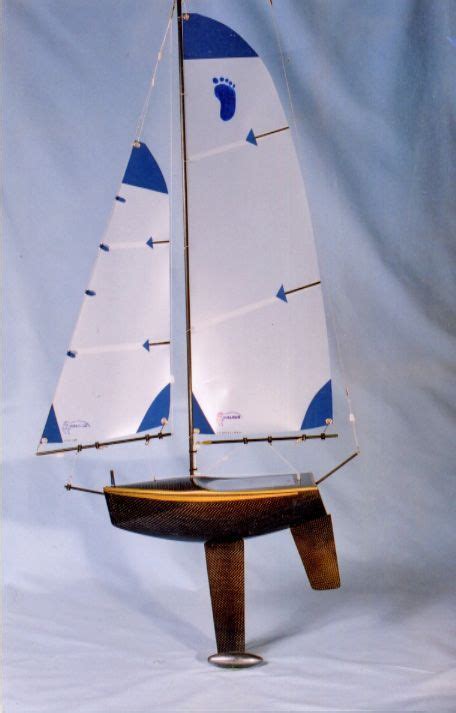 Build your own remote control sailboat ~ Lapstrake boat diy