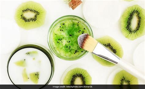 Kiwi For Skincare: Beauty Benefits Of Kiwi, DIY Home Remedies For Clear Skin