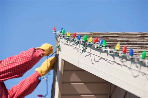 10 Christmas Light Safety Tips for Hanging Lights on Your Roof - EcoWatch