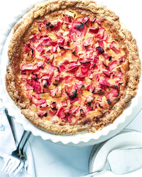 Easy Rhubarb Custard Pie - Hummingbird Thyme