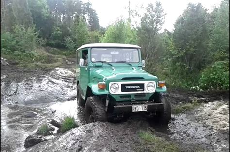 BJ40 First time offroad - YouTube