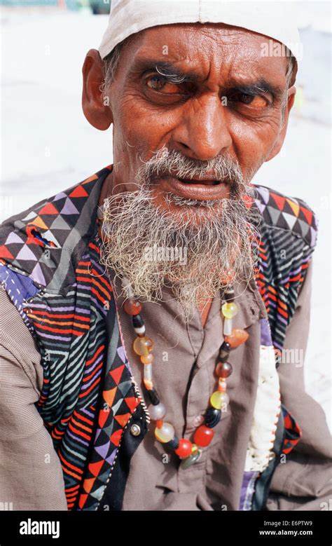 Fakir india fotografías e imágenes de alta resolución - Alamy