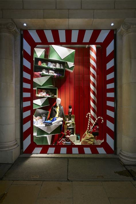 Home - Retail Focus | Christmas window display retail, Christmas shop ...