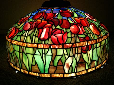 Tiffany stained glass lamps - 10 reasons to buy - Warisan Lighting
