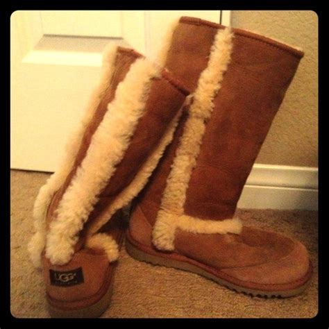 tall uggs with fur on outside