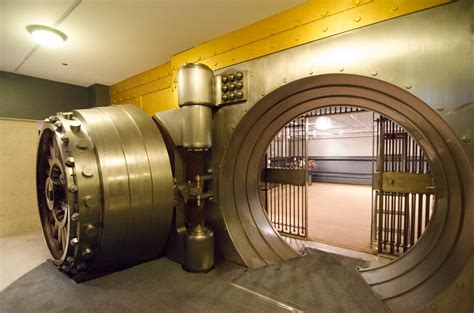 Bank Vaults under Hotels in Toronto, Ontario | Old bank vaul… | Flickr