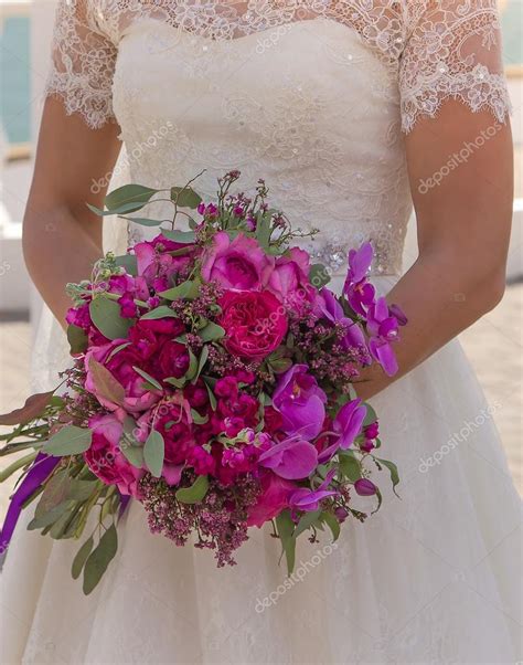 Pink and purple wedding bouquet Stock Photo by ©Photoraphywithlove 79872782