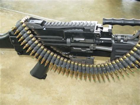 welcome to the world of weapons: M249 Squad Automatic Weapon ( SAW)