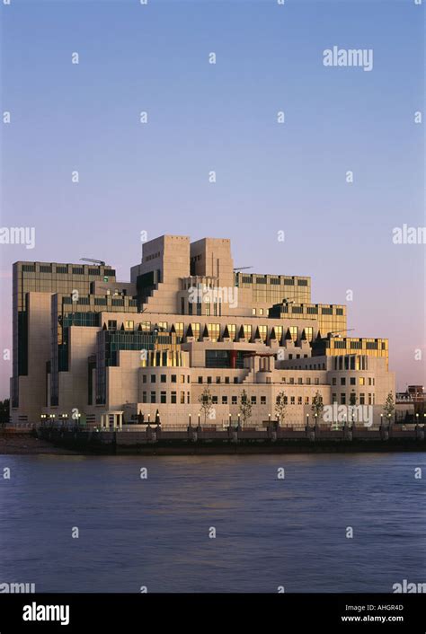 Vauxhall Cross, MI6 Building, London. Exterior. Architect: Terry Farrell Stock Photo - Alamy