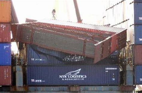 Accidents with Container Ships (95 pics) - Izismile.com