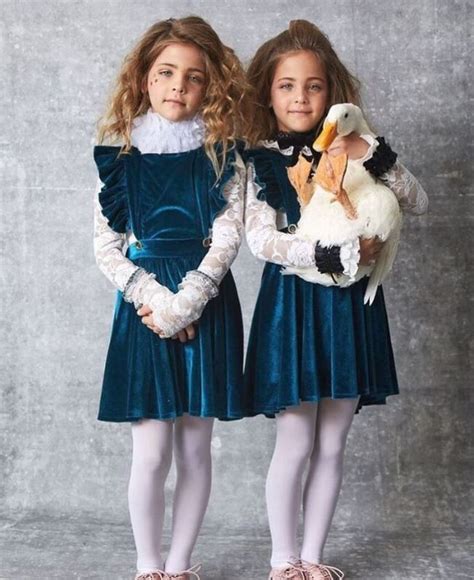 People Say 7-Year-Old Sisters Are The "Most Beautiful Twins In the ...