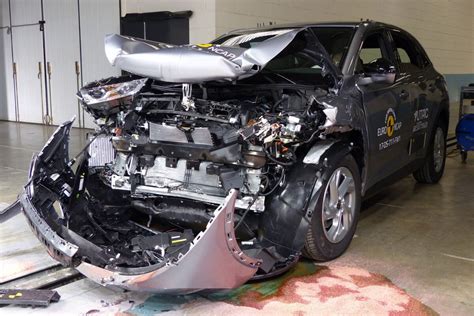 Crash test cars earn five-star ratings | The Car Expert