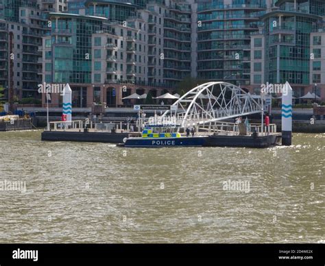 Grade 2 listed sculptures hi-res stock photography and images - Alamy