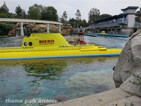 Finding Nemo Submarine Voyage at Disneyland | Theme Park Archive