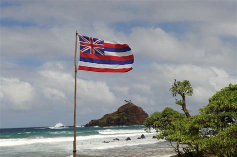 What's the Story Behind Hawaii's Flag? - Hawaii Magazine