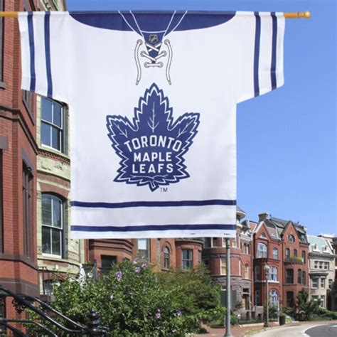 Toronto Maple Leafs 34'' x 30'' Jersey Flag - Shop.NHL.com