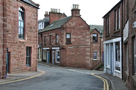 Kirriemuir Feature Page on Undiscovered Scotland