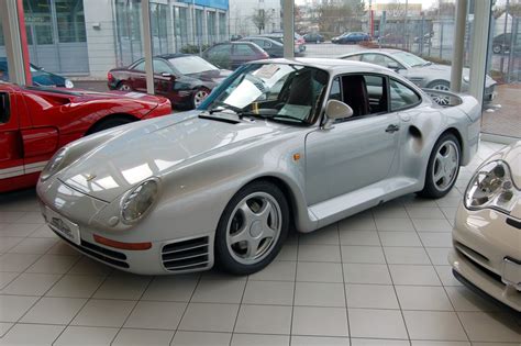 File:Porsche 959 silver at Auto Salon Singen.jpg - Wikimedia Commons