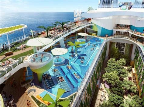 Tour of Royal Caribbean's 7,600-Guest Icon of the Seas: Photos ...