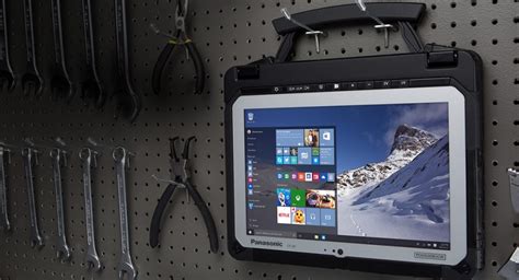 The world's first fully rugged detachable laptop: Panasonic Toughbook ...