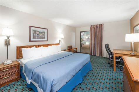 Days Inn by Wyndham Kirksville | Kirksville, MO Hotels