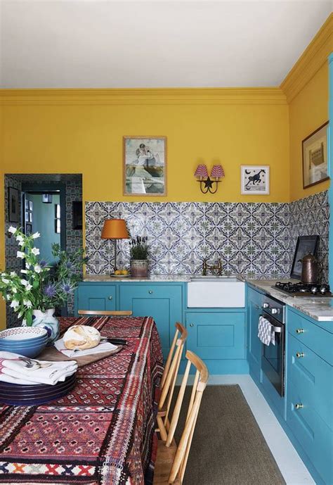 25 Catchy And Bold Blue And Yellow Kitchens - DigsDigs