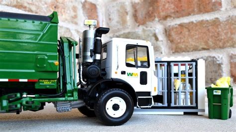 8 Photos Toy Garbage Truck Side Loader And Description - Alqu Blog