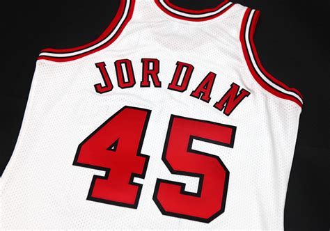 Remembering The Significance Of Michael Jordan's "45" Jersey ...