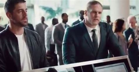 Aaron Rodgers, Clay Matthews check in with new State Farm commercial