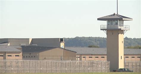 Illinois prison workers sickened by drugs sent through mail