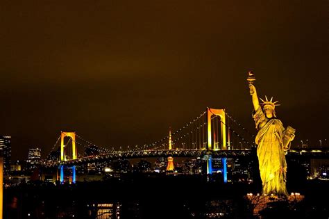Statue of Liberty at Night HD Picture and Wallpaper | New york statue, Places to visit, Cool ...