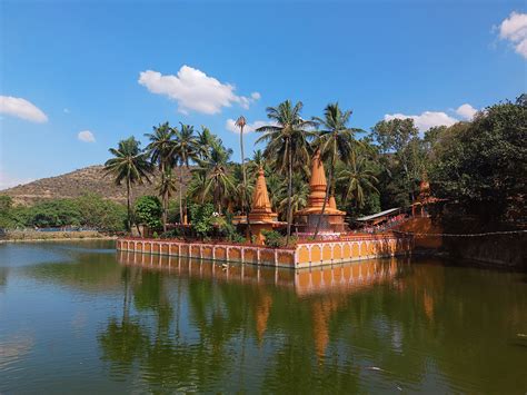 The Beautiful Ramdara Temple in Pune - Distance, Timings and Photos