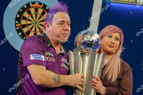 Peter Wright Wife - Peter Wright On Keeping Busy Trying New Darts And ...