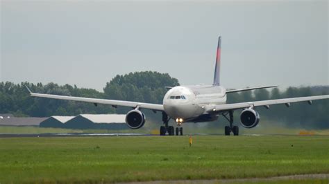 Delta Airlines Airbus 330 departure 7069231 Stock Video at Vecteezy