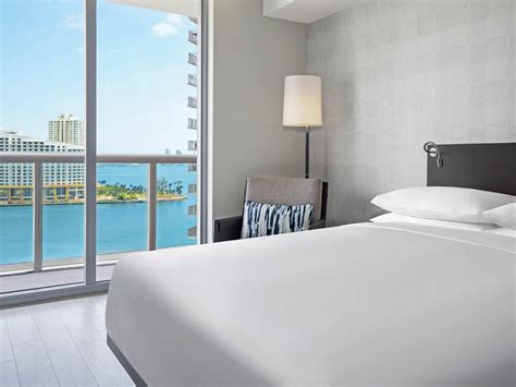 Downtown Miami Hotel Rooms | Hyatt Centric Brickell Miami