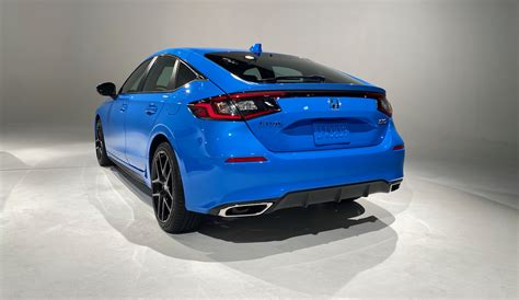 2022 Honda Civic Hatchback debuts with a sportier look and a manual