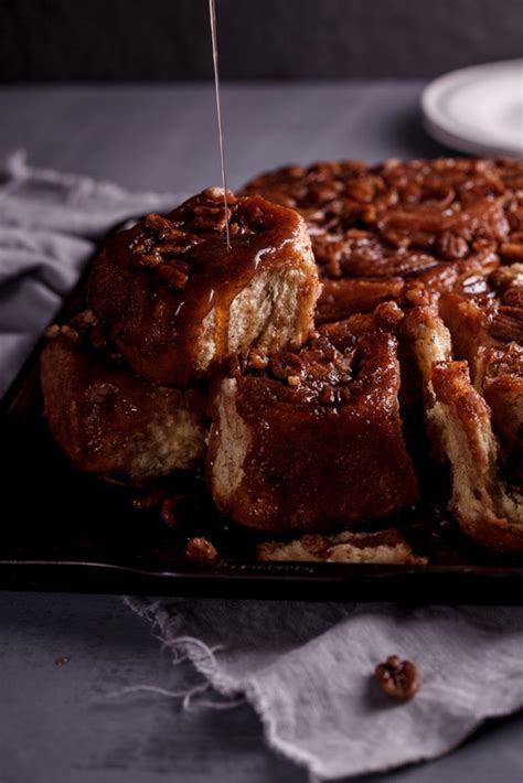 Sticky cinnamon buns with Pecan nuts - Simply Delicious