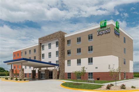 Holiday Inn Express Troy- Tourist Class Troy, IL Hotels- Business Travel Hotels in Troy ...