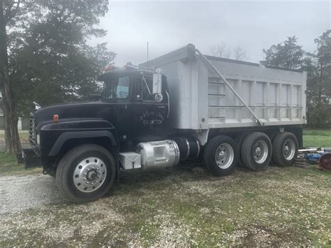 1995 RD688s tri axle dump truck - Trucks for Sale - BigMackTrucks.com