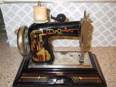 Stunning Vintage Art Deco Miniature Toy Sewing Machine