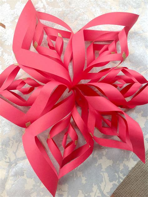 Make a Paper Snowflake Star Christmas Ornament | HGTV