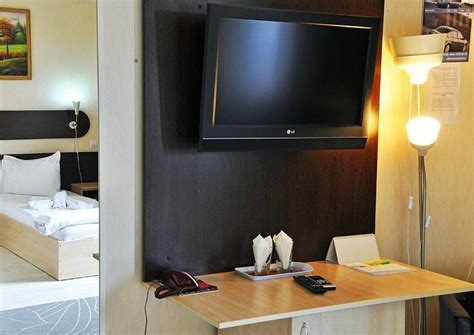 HOTEL CHARTER OTOPENI AIRPORT - Prices & Reviews (Romania)