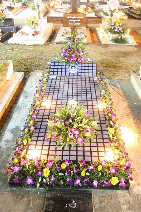 44 Top Images Unique Grave Decorations / Personalizing Gravesites The ...