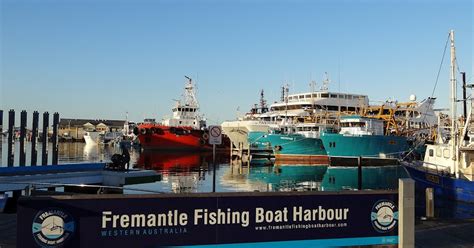 NixPixMix: FREMANTLE FISHING BOAT HARBOUR