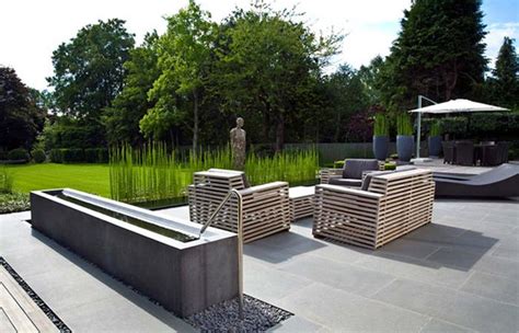 Landscape Design Ideas: Modern Garden Water Features - Design Milk ...