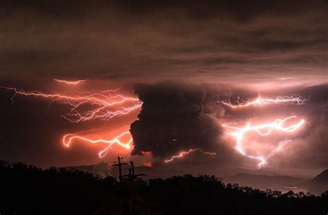 Volcanic Lightning during the Taal Volcano Eruption in Philippines 01 ...